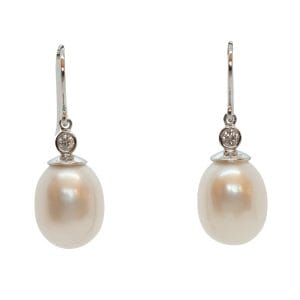 9.5mm Oval Freshwater 18ct White Gold Drop Earrings